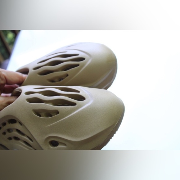 Adidas Yeezy foam runner shoes - Picture 12 of 13